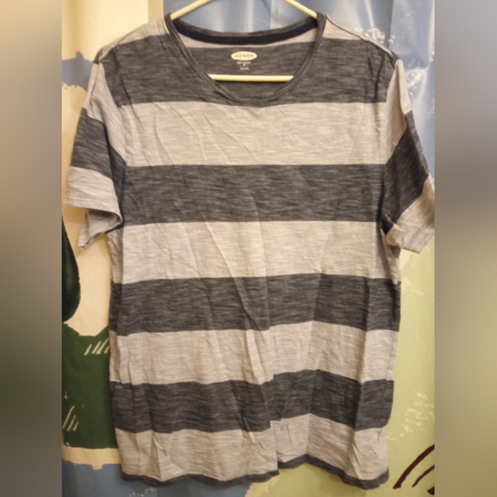 Old Navy striped tshirt